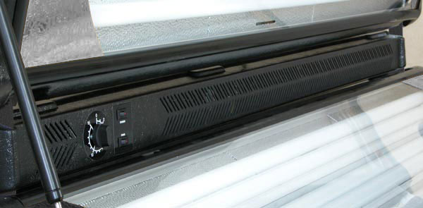 Tanning bed comes with full body cooling fan